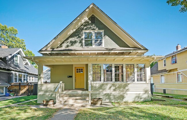 property at 511 W Babcock St