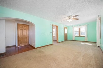 334 Lancaster Pike in Circleville, OH - Building Photo - Building Photo