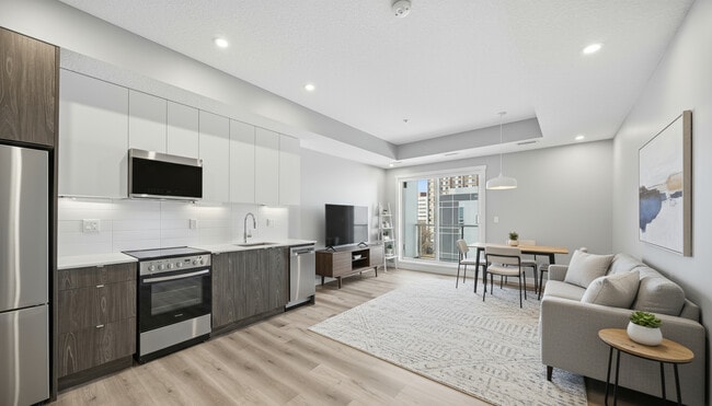 West Garneau - Westrich Group of Properties in Edmonton, AB - Building Photo - Building Photo