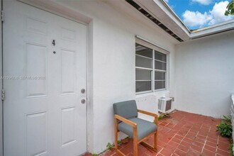 2130 Bay Dr in Miami Beach, FL - Building Photo - Building Photo