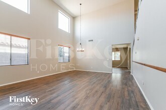 22427 Van Der Veen Way in Maricopa, AZ - Foto de edificio - Building Photo