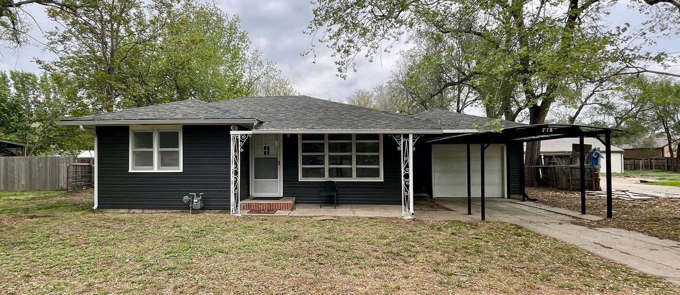 718 E 57th St S in Wichita, KS - Building Photo