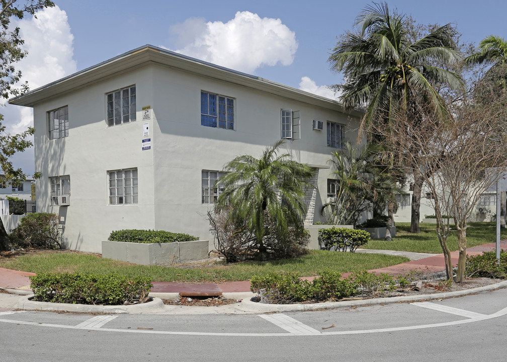 Winds Of Nobe Condo in Miami Beach, FL - Building Photo