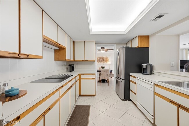 property at 5601 Turtle Bay Dr