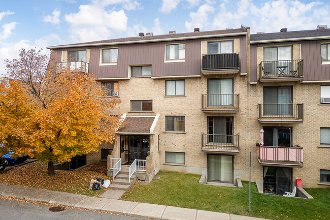 490 Clapin Pl