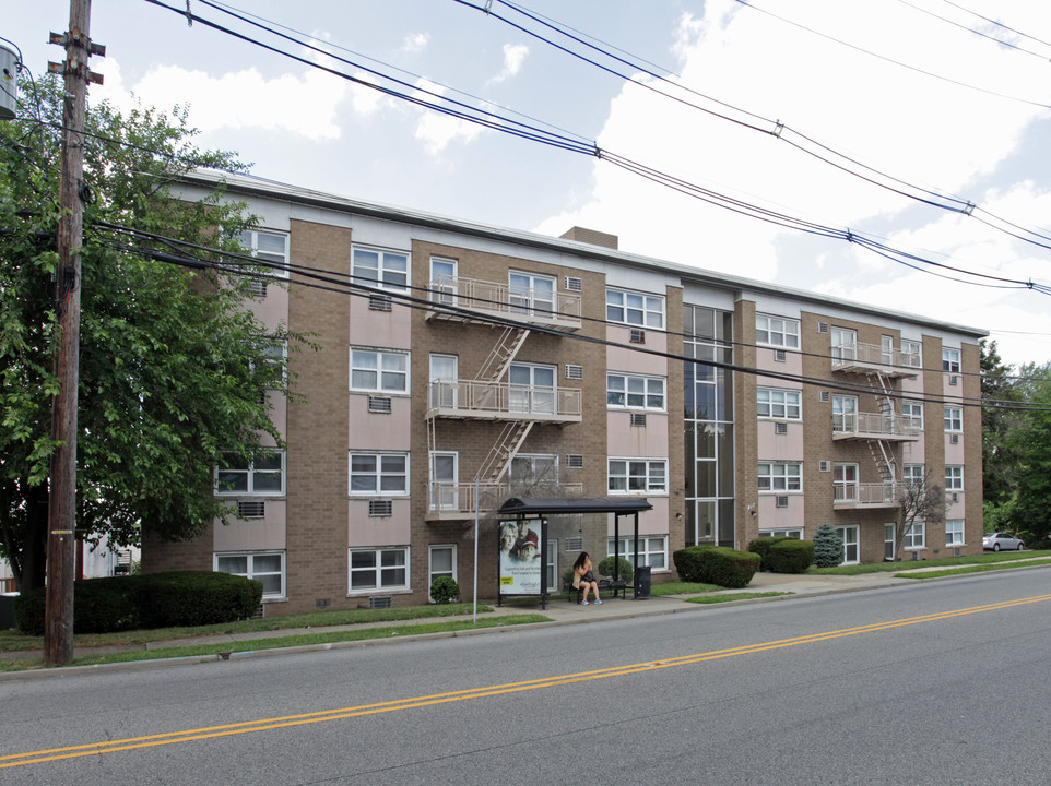 Lighthouse Palisades Park Apartments in Palisades Park, NJ - Building Photo