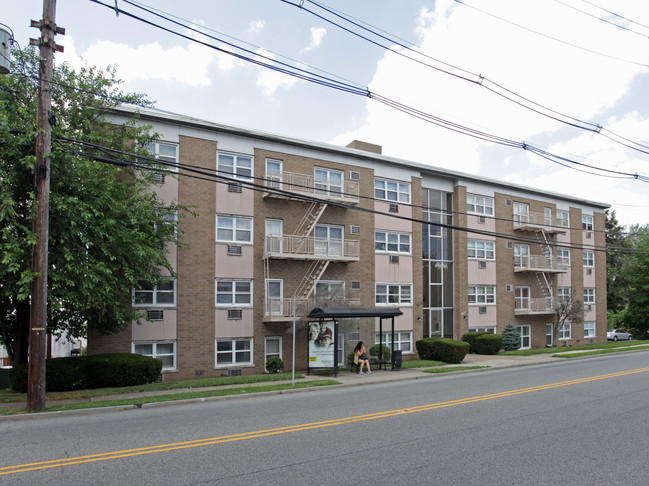 Lighthouse Palisades Park Apartments