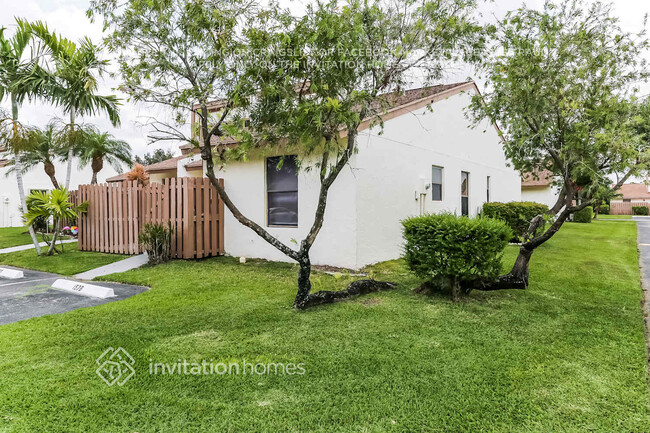 1978 Monks Ct in West Palm Beach, FL - Building Photo - Building Photo
