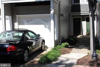 12858 Fair Briar Ln in Fairfax, VA - Building Photo - Building Photo