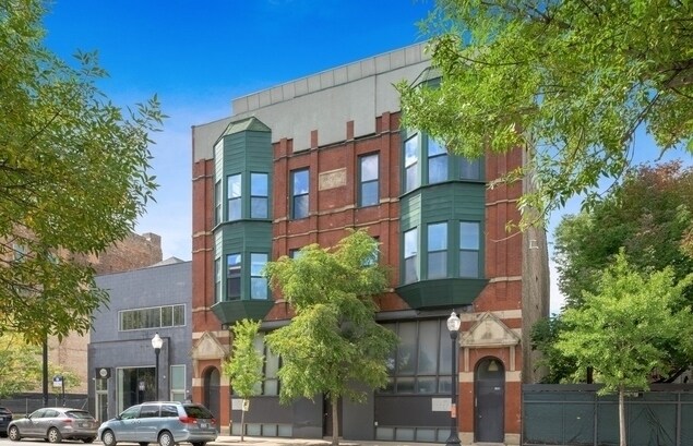 property at 1906 S Halsted St