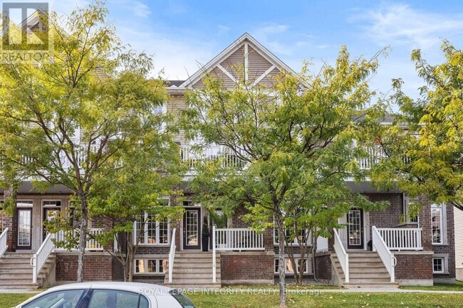 270 Kinghaven Cres in Ottawa, ON - Building Photo - Building Photo