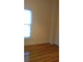 145 Carpenter Ave in Sea Cliff, NY - Building Photo - Building Photo