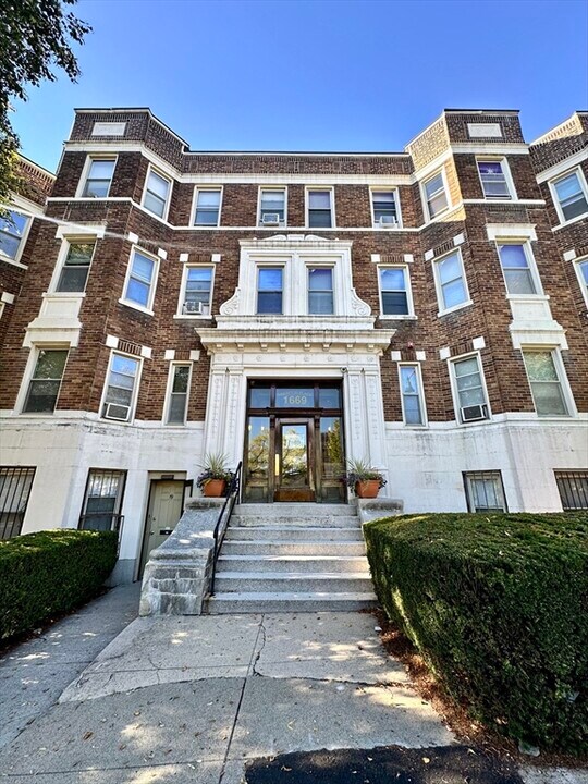 1669 Commonwealth Ave in Boston, MA - Building Photo