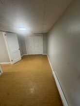 5 Maple St in Stafford, CT - Building Photo - Building Photo