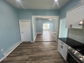 909 Hawthorne St in Avoca, PA - Building Photo - Building Photo
