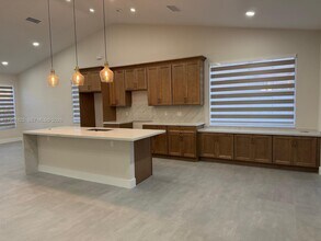 755 Falling Water Rd in Weston, FL - Building Photo - Building Photo