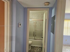 855 NE 209th St in Miami, FL - Building Photo - Building Photo