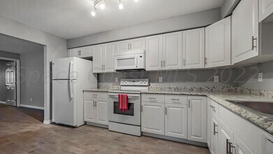 318 Sun Dial Ct in Cocoa, FL - Building Photo - Building Photo