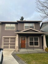 3126 Alameda St in Medford, OR - Building Photo