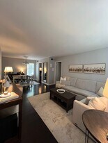 2201 Montreat Cir in Vestavia Hills, AL - Building Photo