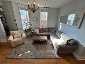 3614 N Fremont St, Unit Unit 2 in Chicago, IL - Foto de edificio - Building Photo
