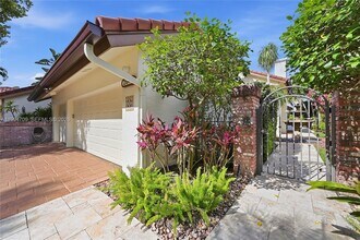 21944 Town Pl Dr in Boca Raton, FL - Building Photo - Building Photo