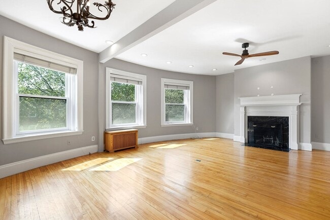 1011 Beacon St in Brookline, MA - Building Photo - Building Photo
