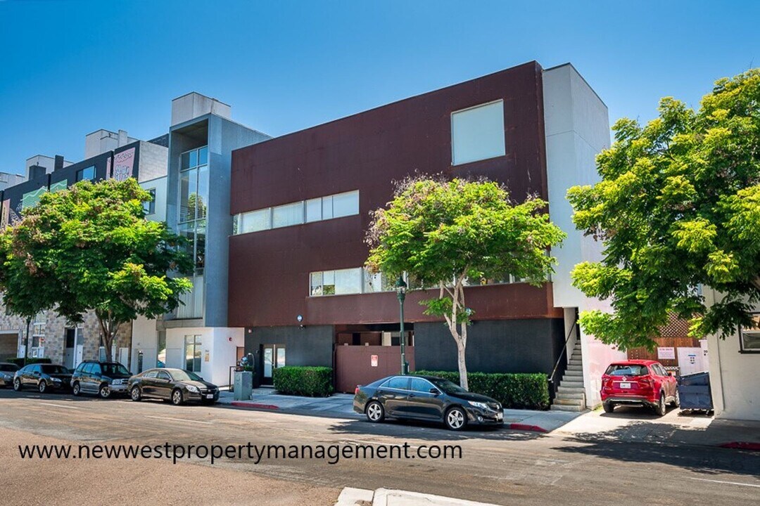 1944 State St in San Diego, CA - Building Photo
