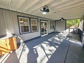 108 Oriole Ln in Angleton, TX - Building Photo - Building Photo