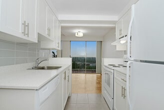 5976 Tisdall St in Vancouver, BC - Building Photo - Building Photo