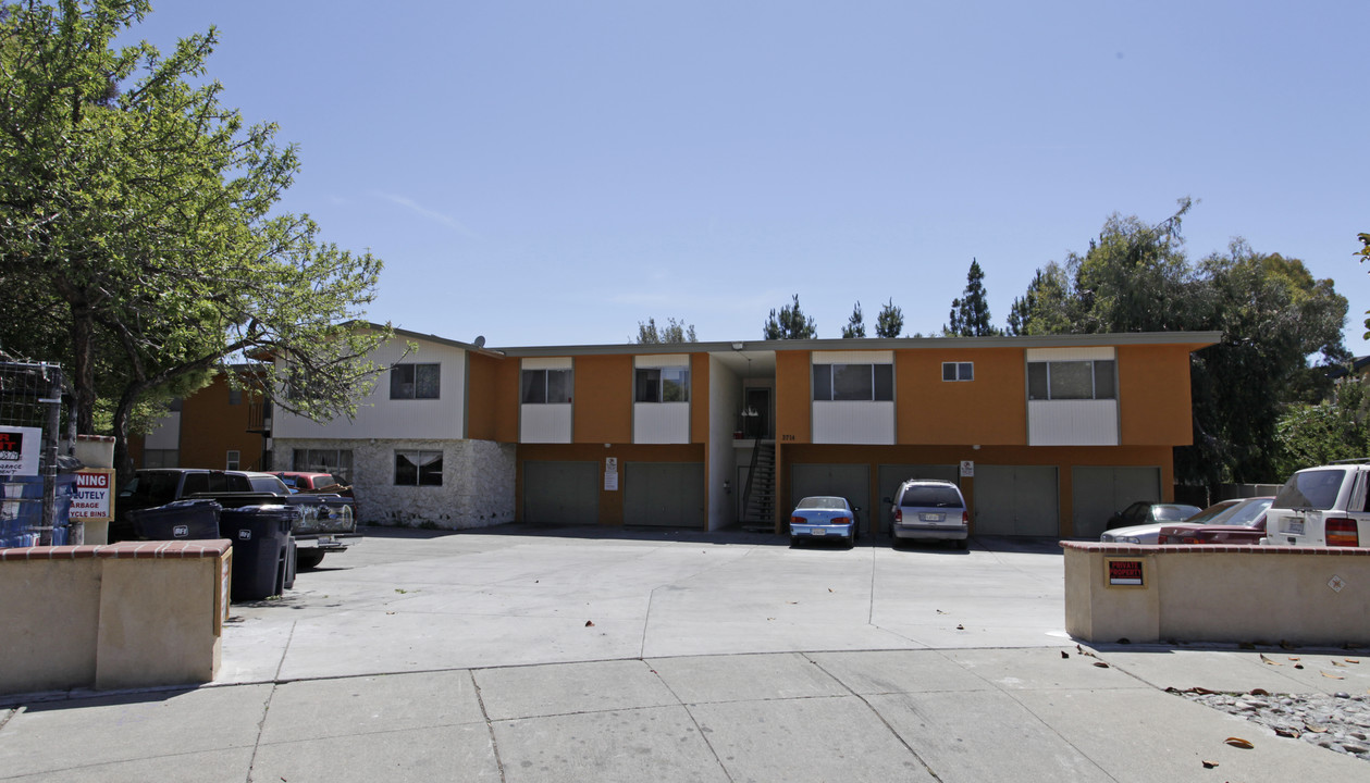 3714 Lincoln Ct in Fremont, CA - Foto de edificio