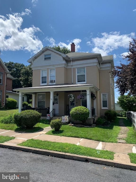 property at 122 S Spruce St