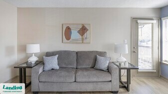 6200 Rime Village Dr NW, Unit 21-202 in Huntsville, AL - Building Photo