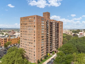 225 Saint Pauls Ave, Unit 6J in Jersey City, NJ - Building Photo - Building Photo