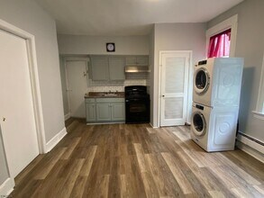 241 Parker Ave in Clifton, NJ - Building Photo - Building Photo