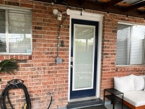 127 E Silver Sands Dr in San Antonio, TX - Foto de edificio - Building Photo