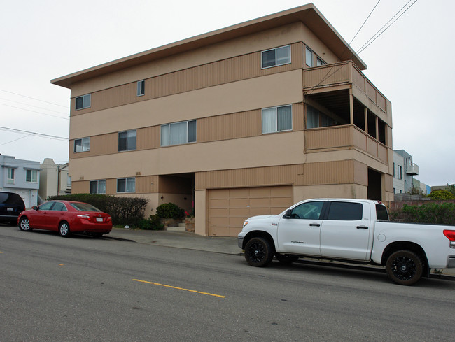 3909 Moraga St in San Francisco, CA - Building Photo - Building Photo