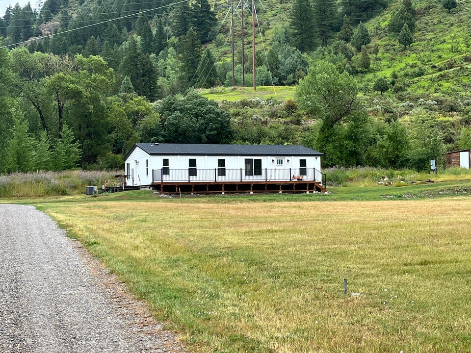 214 Park Ln in Irwin, ID - Building Photo