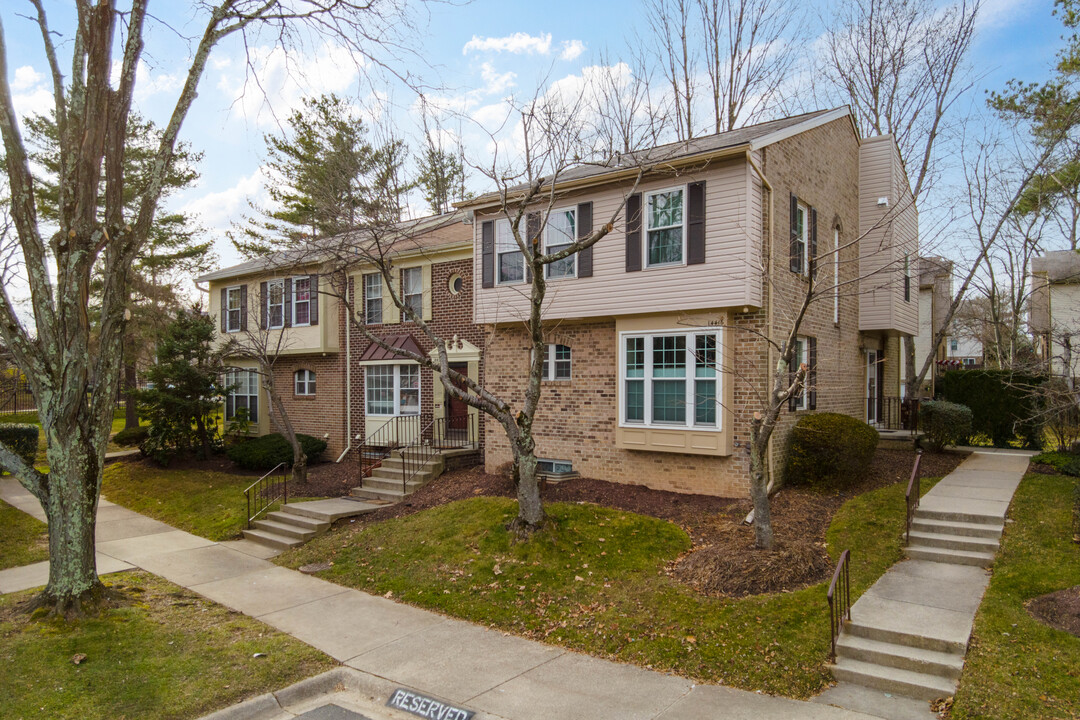 Oxford Crossing Condominium in Silver Spring, MD - Building Photo