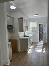 Michel Apartments in Los Angeles, CA - Foto de edificio - Building Photo