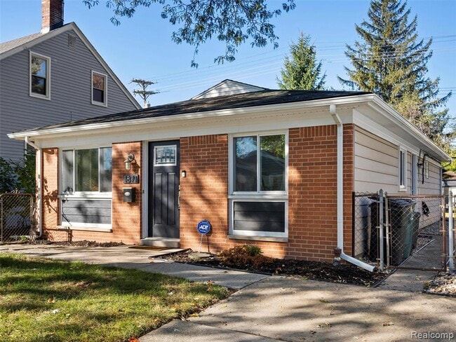 1871 Almont St in Ferndale, MI - Building Photo - Building Photo