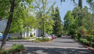 1895 Benton Dr in Redding, CA - Building Photo - Building Photo