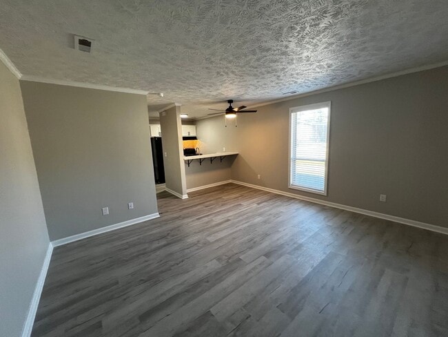 5858 Century Oaks Dr in Fayetteville, NC - Foto de edificio - Building Photo