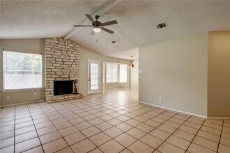 5822 Shreveport Dr in Austin, TX - Building Photo - Building Photo