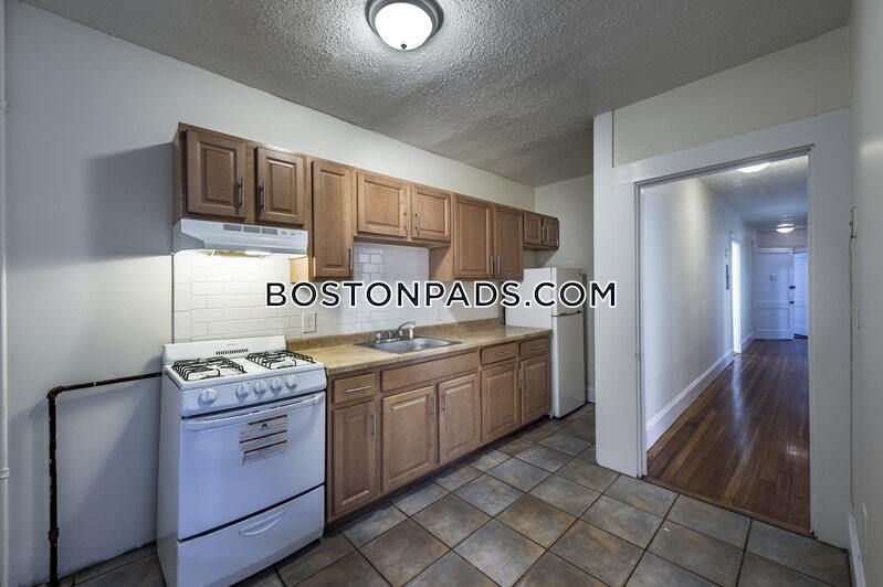 437 Cambridge St in Boston, MA - Building Photo