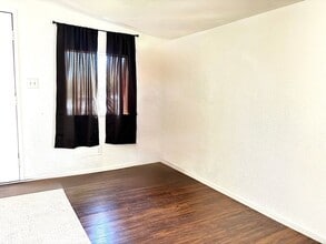 11369 Aster St in Ventura, CA - Building Photo - Building Photo