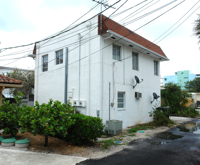 113 N Lakeside Dr in Lake Worth, FL - Foto de edificio - Building Photo