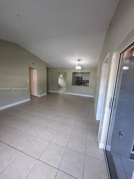 471 NE 210th Cir Terrace, Unit 20414 in Miami, FL - Building Photo