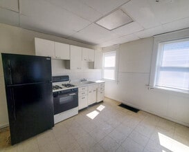 1601 Liberty St, Unit FrontUp in Erie, PA - Foto de edificio - Building Photo