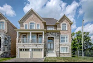 58 Ridge Gate Cres in Mount Albert, ON - Building Photo